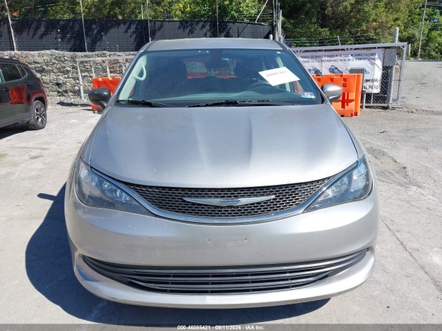 2017 CHRYSLER PACIFICA TOURING 12