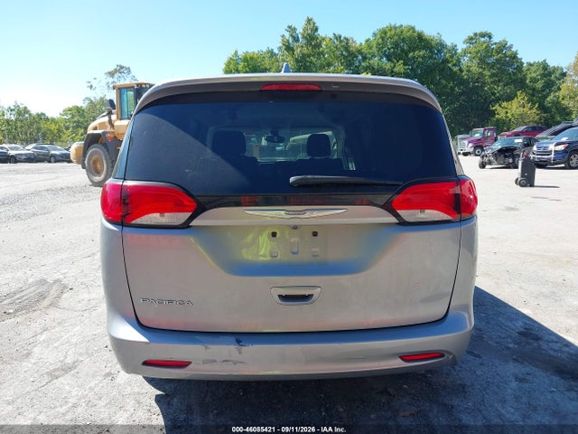 2017 CHRYSLER PACIFICA TOURING 16