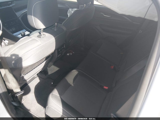 2023 JEEP GRAND CHEROKEE LAREDO 4X2 8