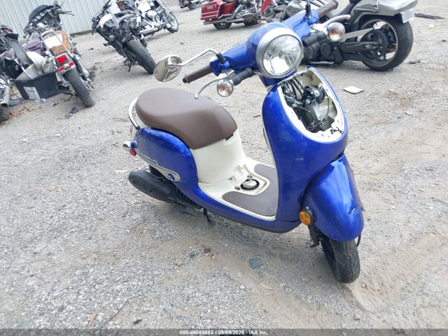 2023 HONDA NCW50 