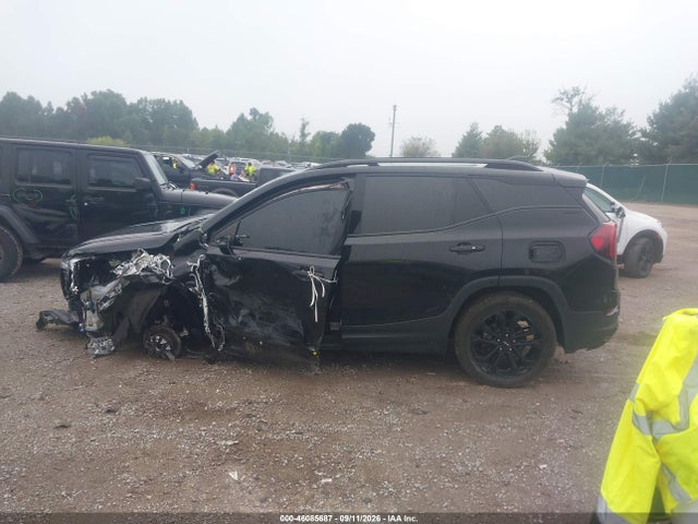 2022 GMC TERRAIN AWD SLT 15