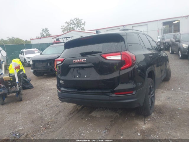 2022 GMC TERRAIN AWD SLT 17