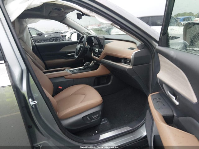 2026 TOYOTA GRAND HIGHLANDER PLATINUM 5