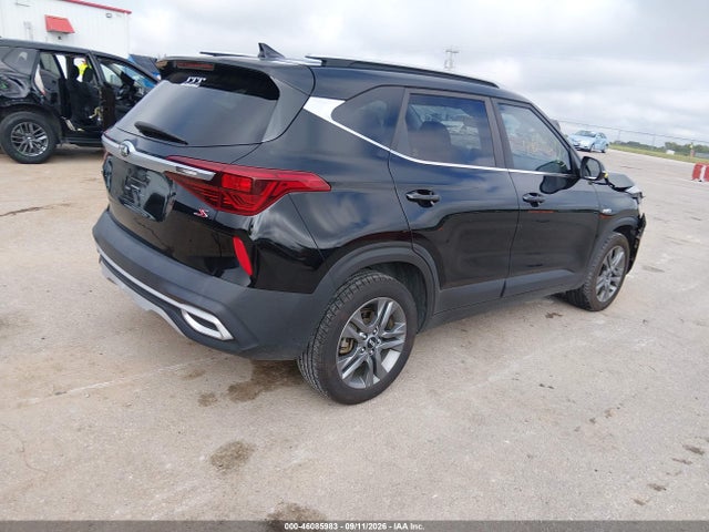 2021 KIA SELTOS S 4