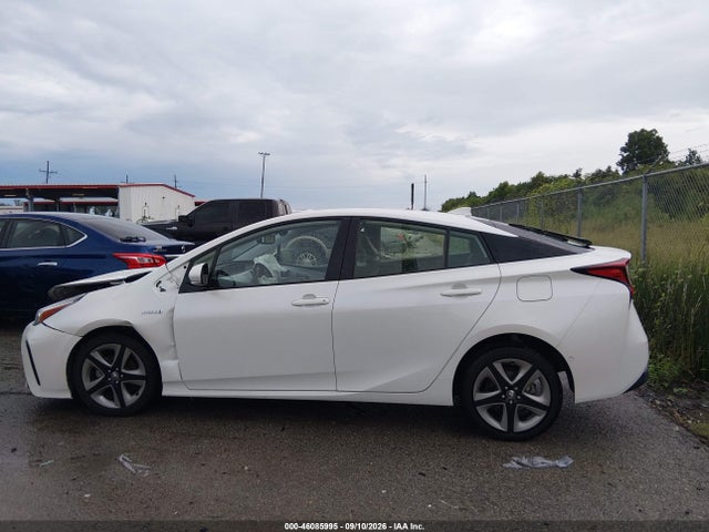 2019 TOYOTA PRIUS XLE 14