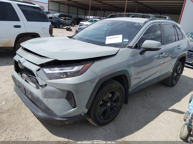 2022 TOYOTA RAV4 XLE 2