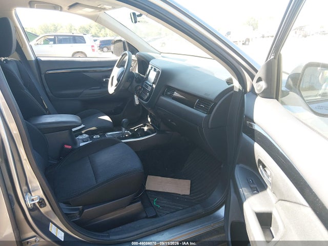 2019 MITSUBISHI OUTLANDER ES 5