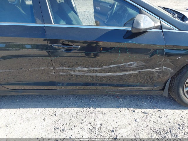 2018 HYUNDAI SONATA SE 17