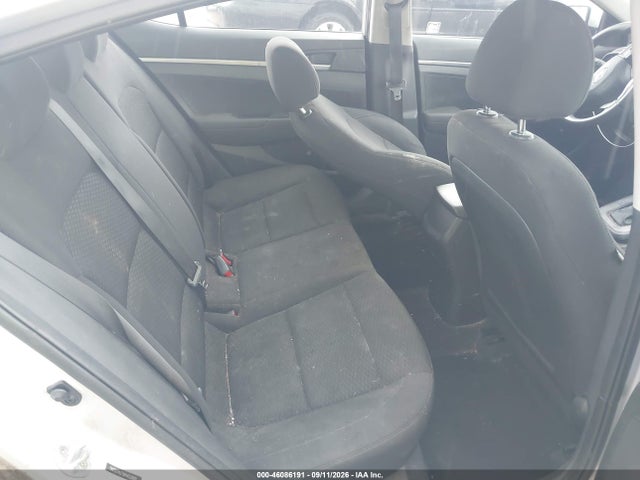 2019 HYUNDAI ELANTRA SE 8