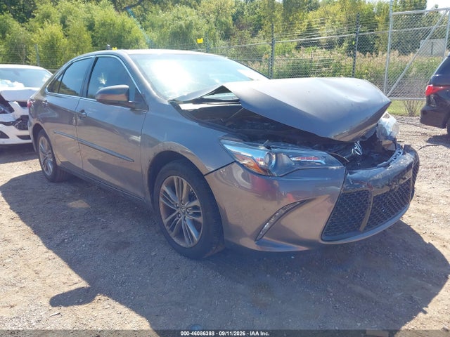 2016 TOYOTA CAMRY SE