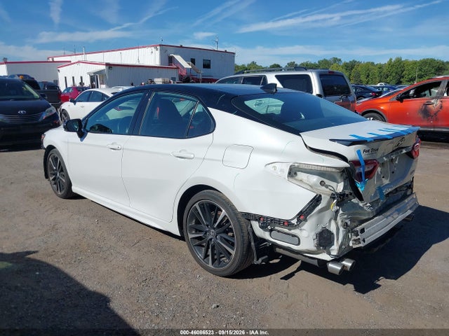 2019 TOYOTA CAMRY XSE 3