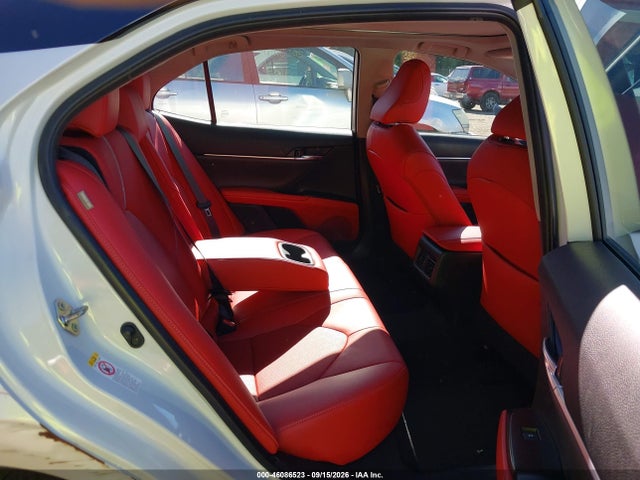 2019 TOYOTA CAMRY XSE 8