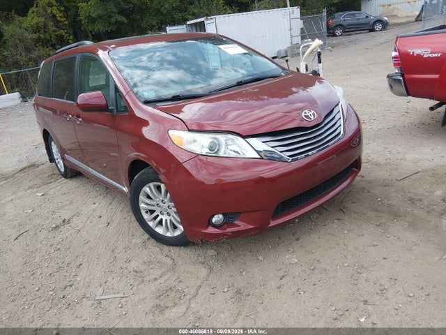 2017 TOYOTA SIENNA XLE 8 PASSENGER