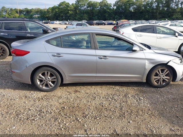 2017 HYUNDAI ELANTRA SE 13