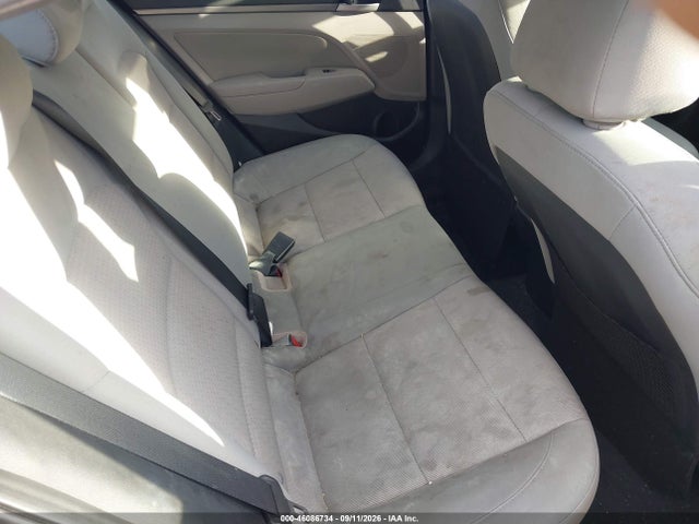 2017 HYUNDAI ELANTRA SE 8