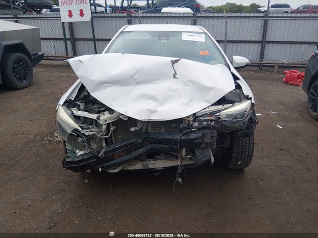 2017 TOYOTA COROLLA SE 11