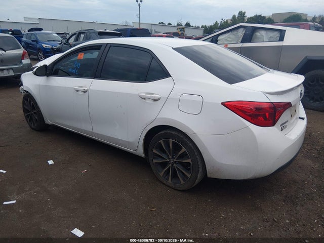 2017 TOYOTA COROLLA SE 3