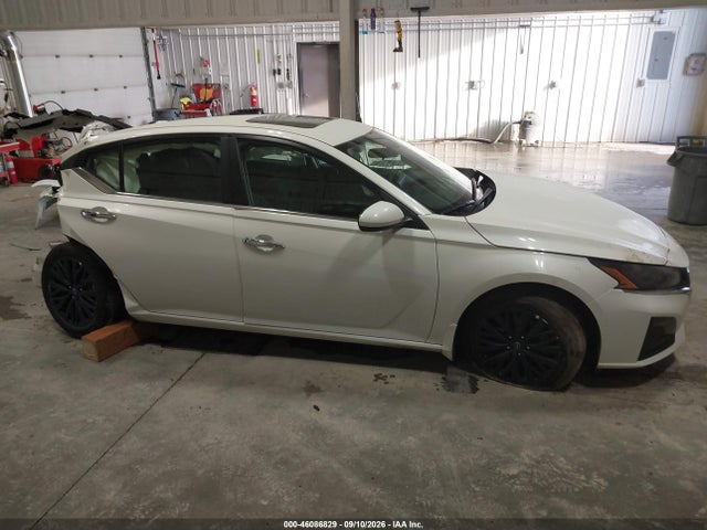 2025 NISSAN ALTIMA SV AWD 14