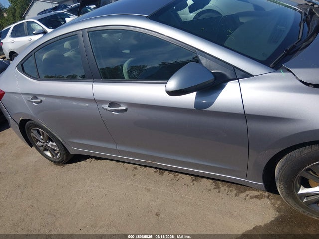 2017 HYUNDAI ELANTRA SE 14