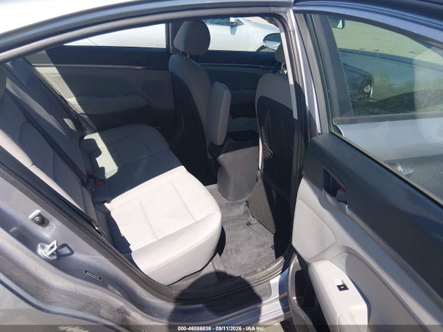 2017 HYUNDAI ELANTRA SE 8