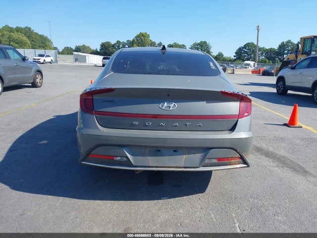 2022 HYUNDAI SONATA SE 16