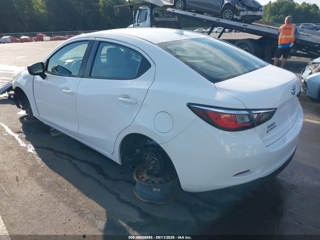 2019 TOYOTA YARIS L 3