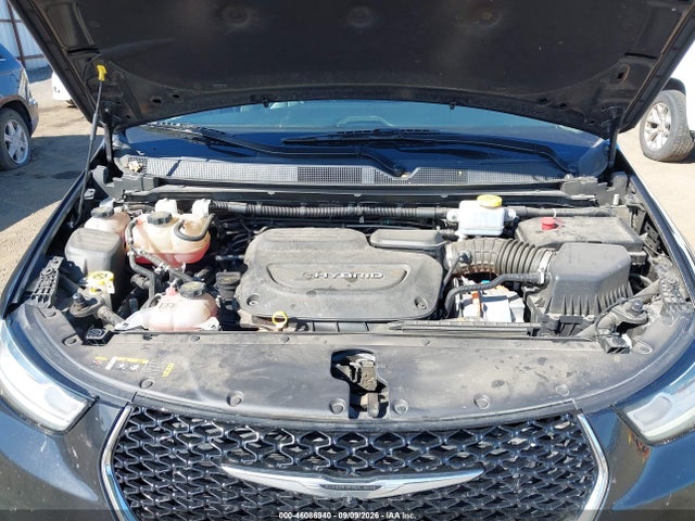 2023 CHRYSLER PACIFICA HYBRID LIMITED 10