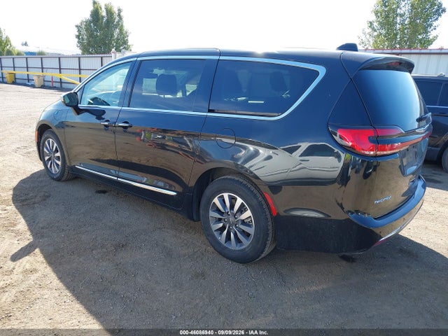 2023 CHRYSLER PACIFICA HYBRID LIMITED 3