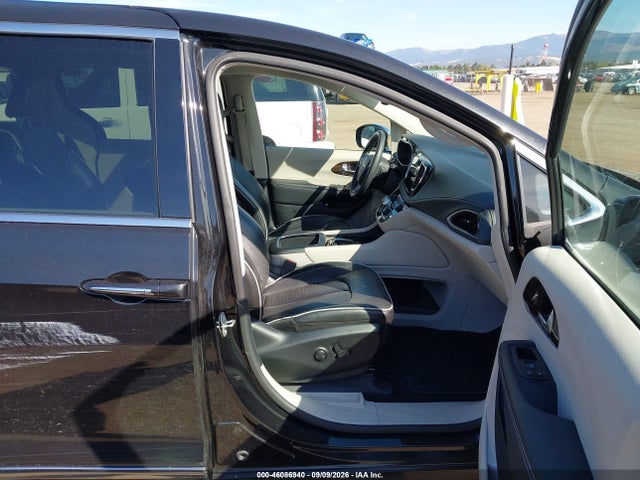 2023 CHRYSLER PACIFICA HYBRID LIMITED 5
