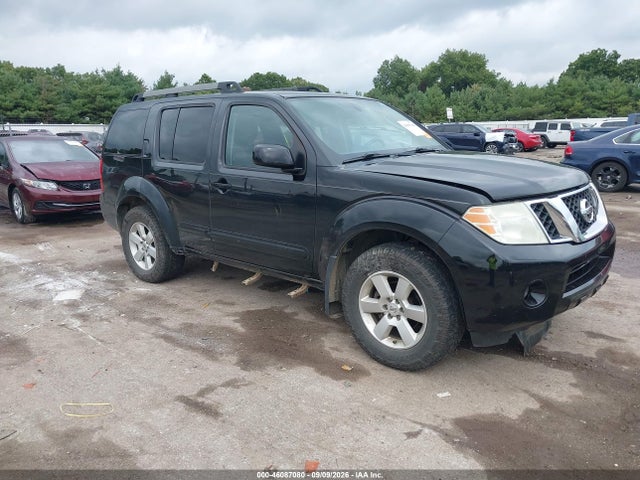 2011 NISSAN PATHFINDE SV