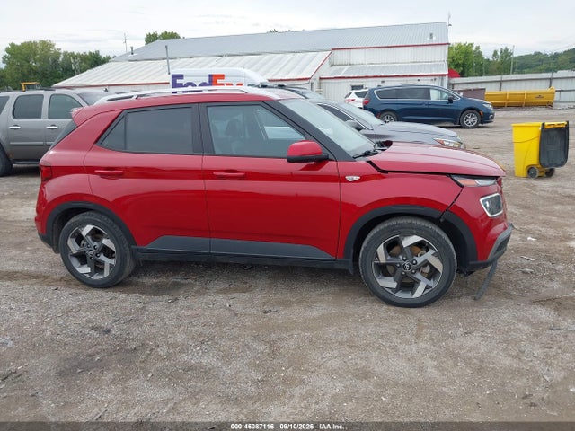 2022 HYUNDAI VENUE LIMITED 13