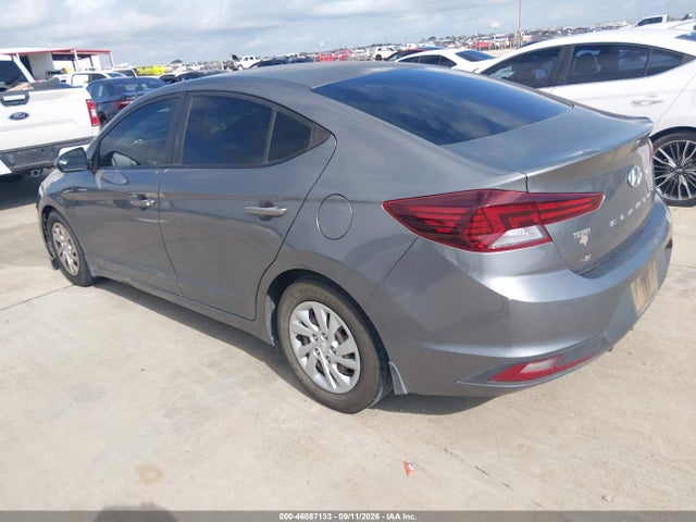 2019 HYUNDAI ELANTRA SE 3
