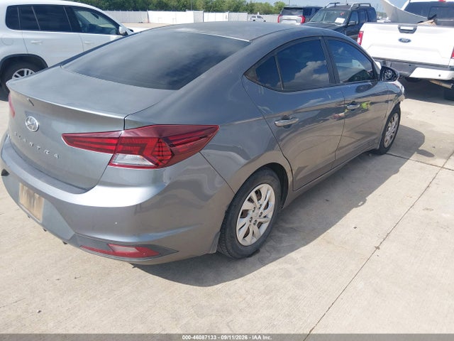 2019 HYUNDAI ELANTRA SE 4