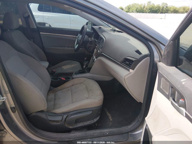 2019 HYUNDAI ELANTRA SE 5