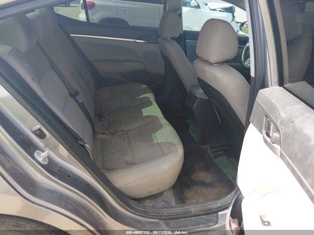 2019 HYUNDAI ELANTRA SE 8