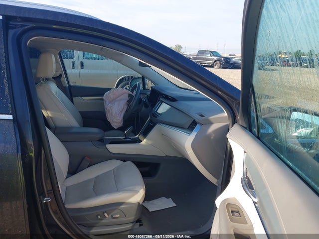 2017 CADILLAC XT5 LUXURY 5