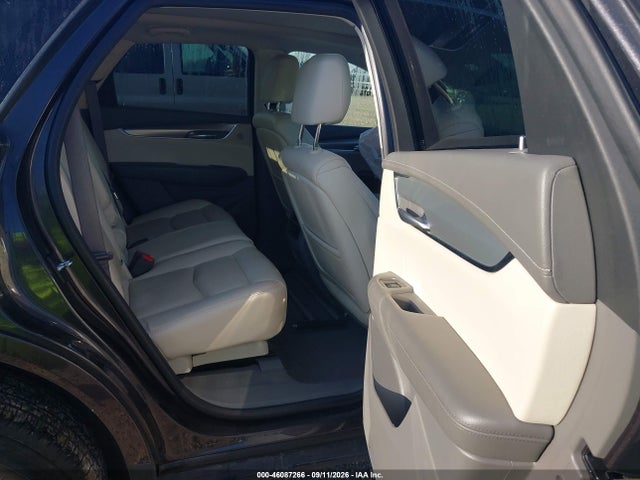 2017 CADILLAC XT5 LUXURY 8