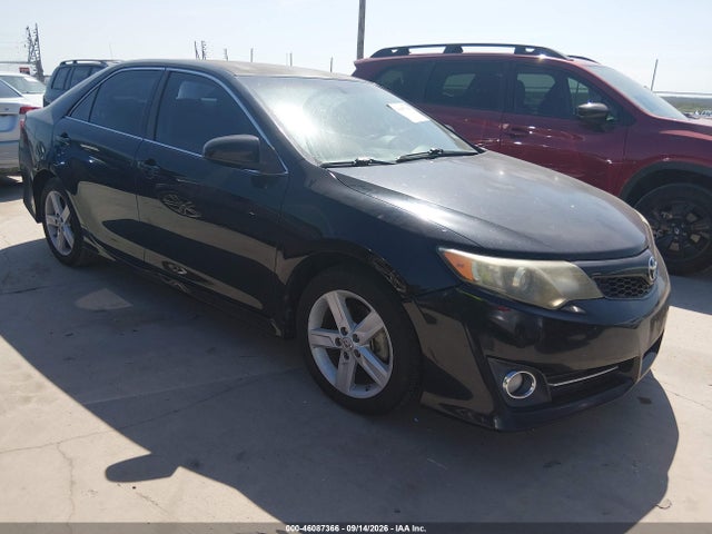 2012 TOYOTA CAMRY SE