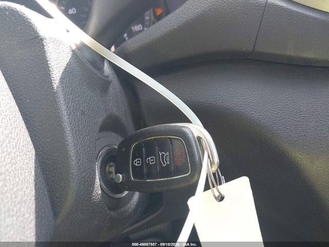 2017 HYUNDAI TUCSON SE 11
