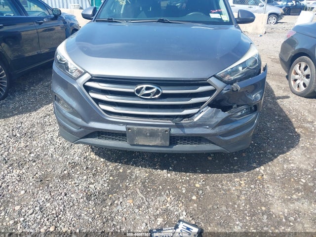 2017 HYUNDAI TUCSON SE 12
