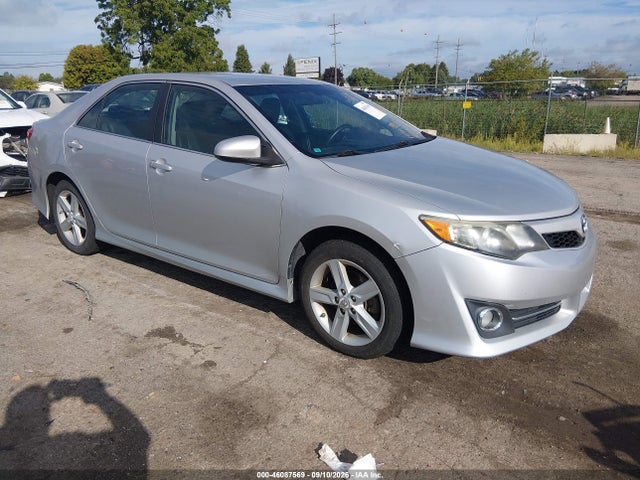 2012 TOYOTA CAMRY SE