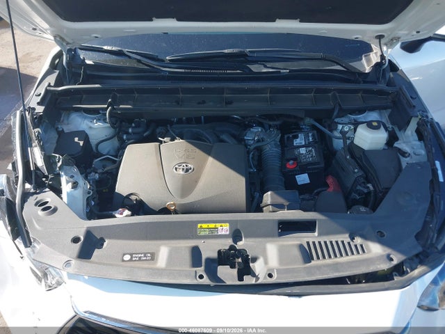 2021 TOYOTA HIGHLANDER LIMITED 10