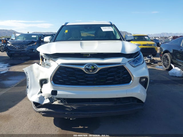 2021 TOYOTA HIGHLANDER LIMITED 12
