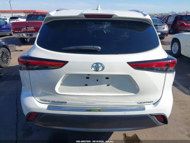 2021 TOYOTA HIGHLANDER LIMITED 16