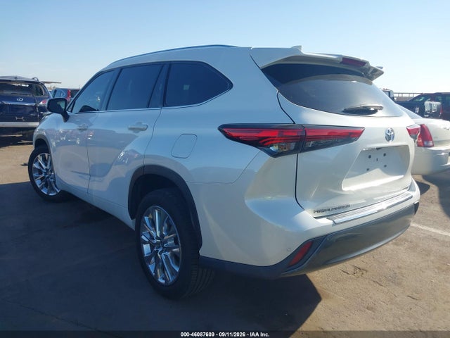 2021 TOYOTA HIGHLANDER LIMITED 3