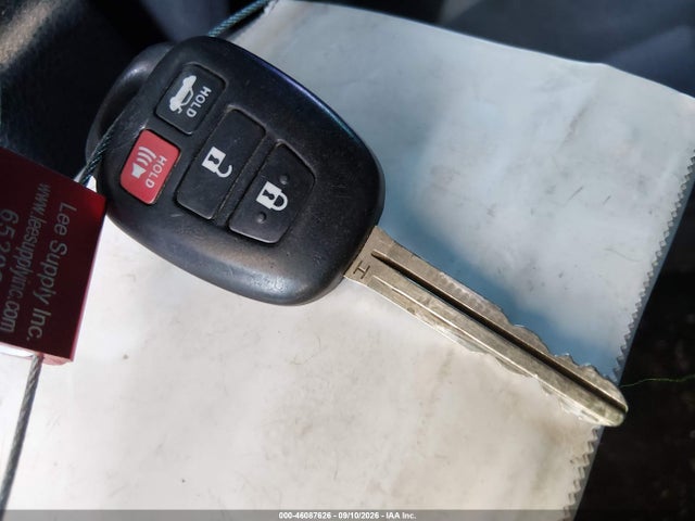 2018 TOYOTA COROLLA LE 11