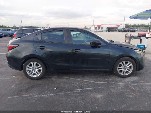 2017 TOYOTA YARIS IA 13