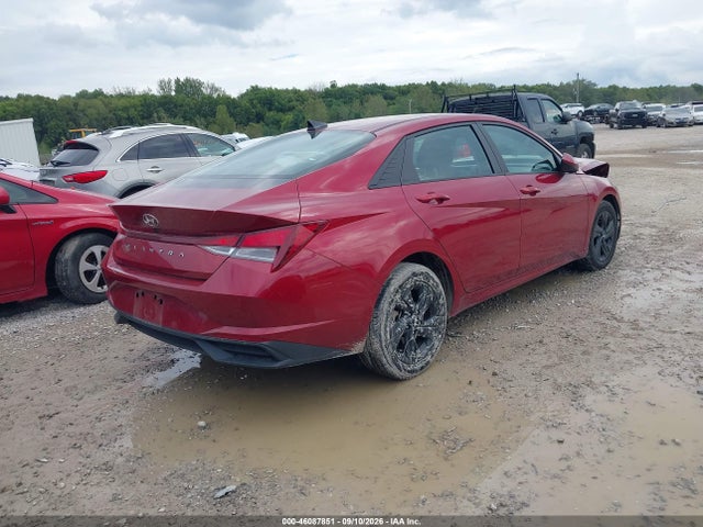2023 HYUNDAI ELANTRA SEL 4