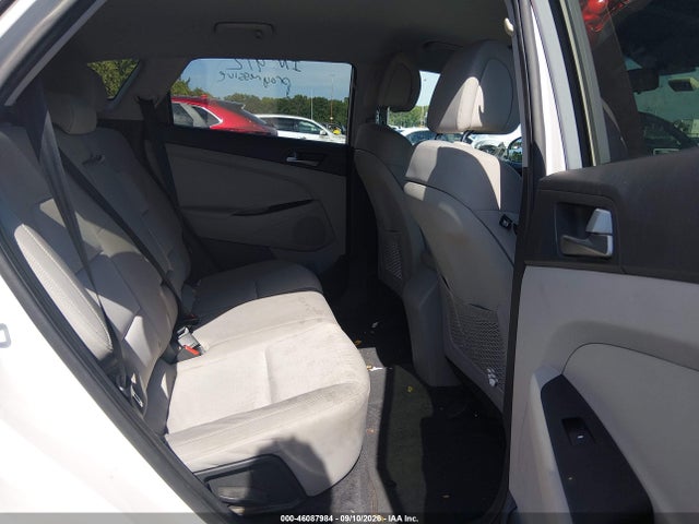 2017 HYUNDAI TUCSON SE 8
