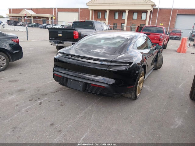 2022 PORSCHE TAYCAN 4